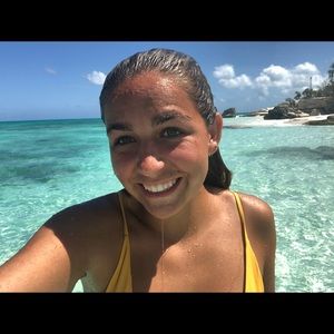 Meet your Posher, Caroline